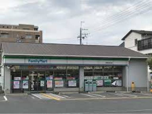 コンビニ　ファミリーマート京都御池通天神店（コンビニ）まで335m
