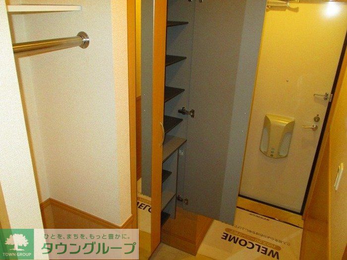 玄関　お問合せはタウンハウジングまで！※現地待合わせ相談可能