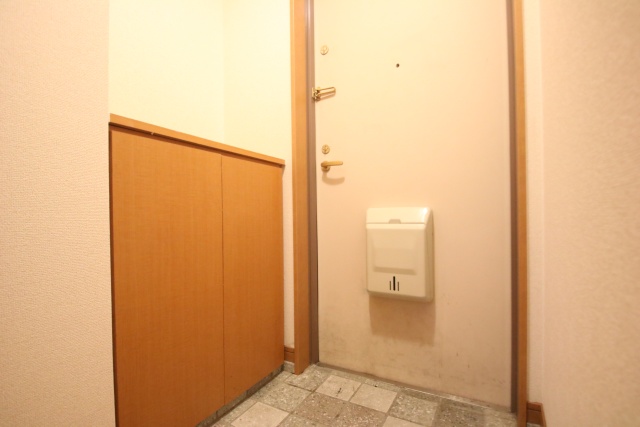 玄関　※別室の参考写真の為、現況優先です。
