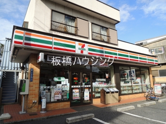 コンビニ　セブンイレブン板橋富士見町店（コンビニ）まで384m