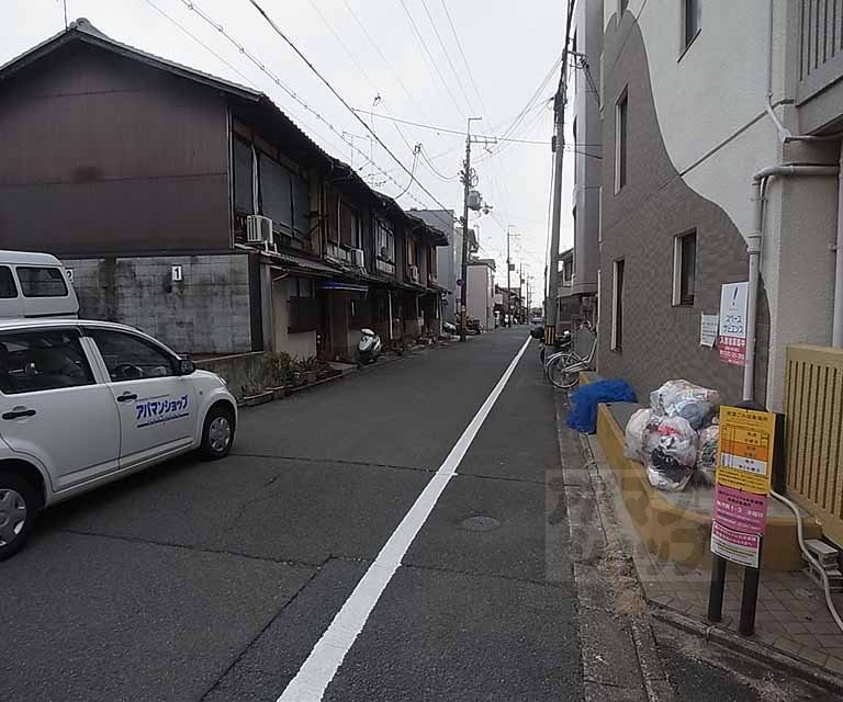 その他　前面道路です。