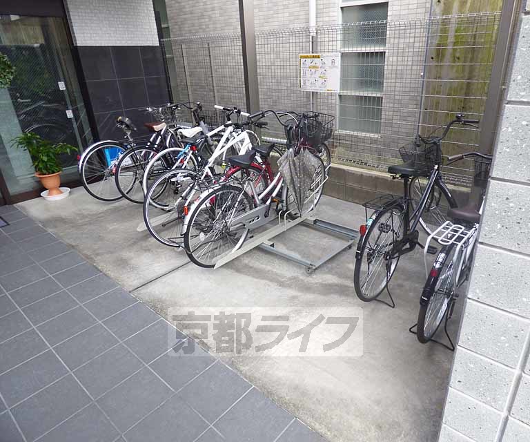 その他設備　新しいエアコンです。