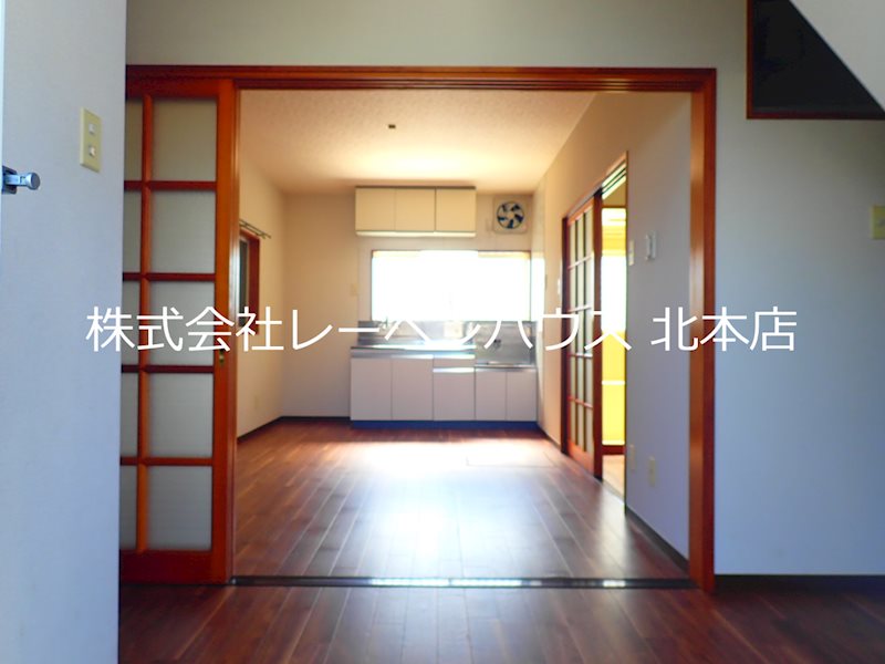 玄関　レーベンハウス北本店へ　048-590-5757