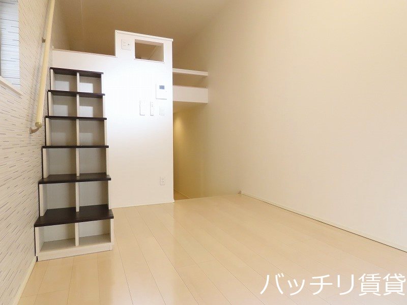 居室・リビング　別号室タイプの為、現状を優先致します。