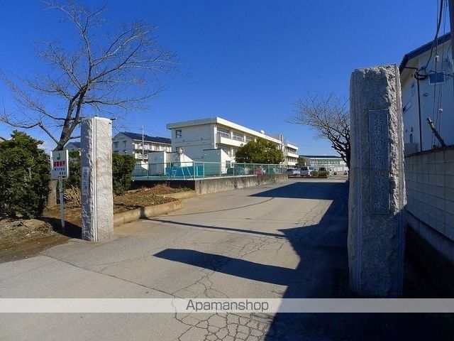 小学校　館林市立第九小学校（小学校）まで350m