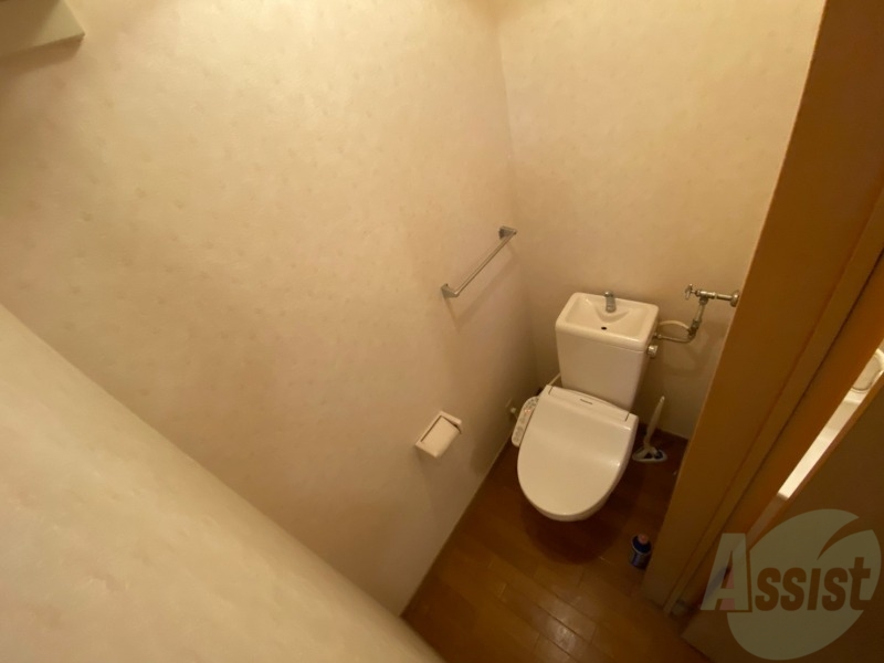 トイレ　トイレです。ウォシュレット付を探している方、おすすめです。
