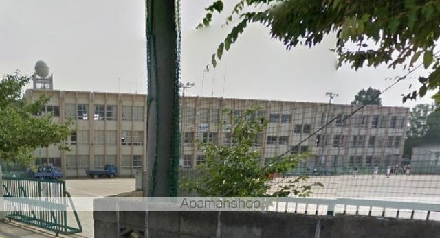 小学校　高松市立三渓小学校（小学校）まで1825m