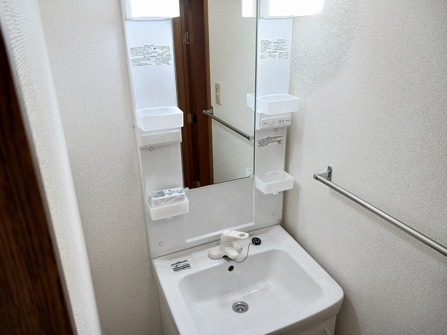 洗面設備　コンパクトで使いやすい洗面所