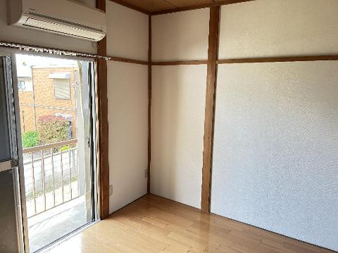 居室・リビング　室内
