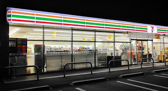 コンビニ　セブン－イレブン　焼津大島店（コンビニ）まで947m