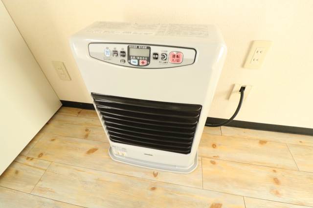 その他設備　灯油ストーブで冬も安心♪