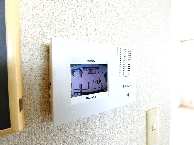 セキュリティ　防犯対策に有効なカメラ付きインターホン！突然の来客にもバッチ