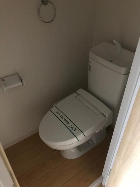 トイレ　トイレもきれいです
