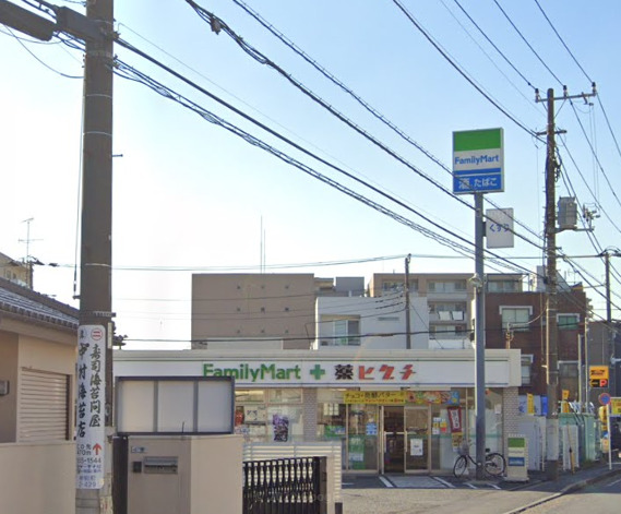 コンビニ　ファミリーマート（コンビニ）まで545m