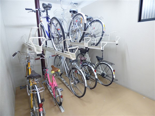 その他　屋内駐輪場！