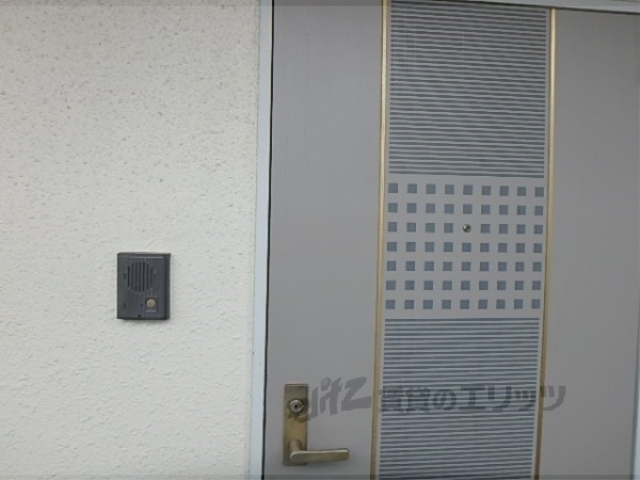 玄関　入口