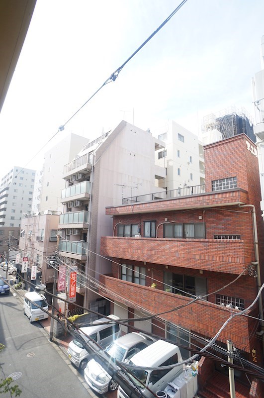 眺望　周辺に高い建物がなく3階部分でも遮るもののない眺望。