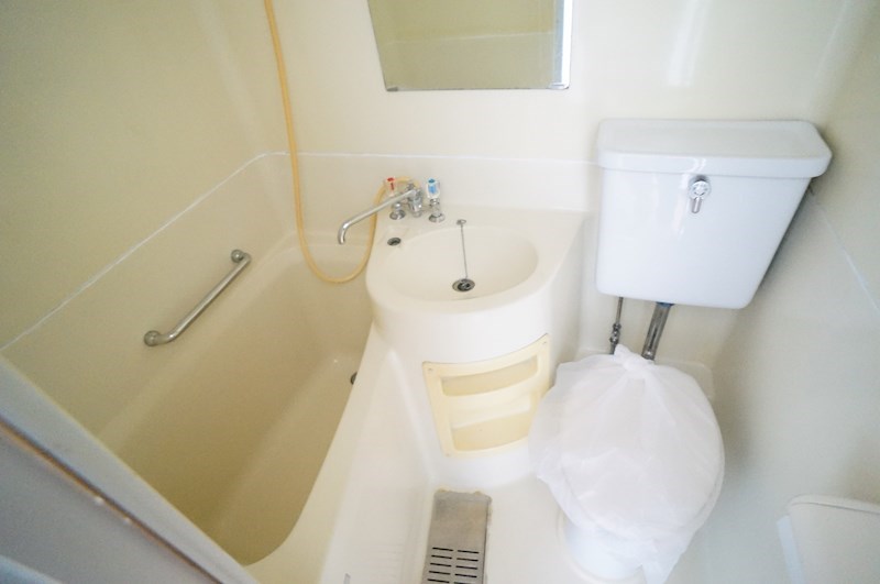 洗面設備　お風呂・トイレとまとまっていてお掃除がスムーズな洗面所。