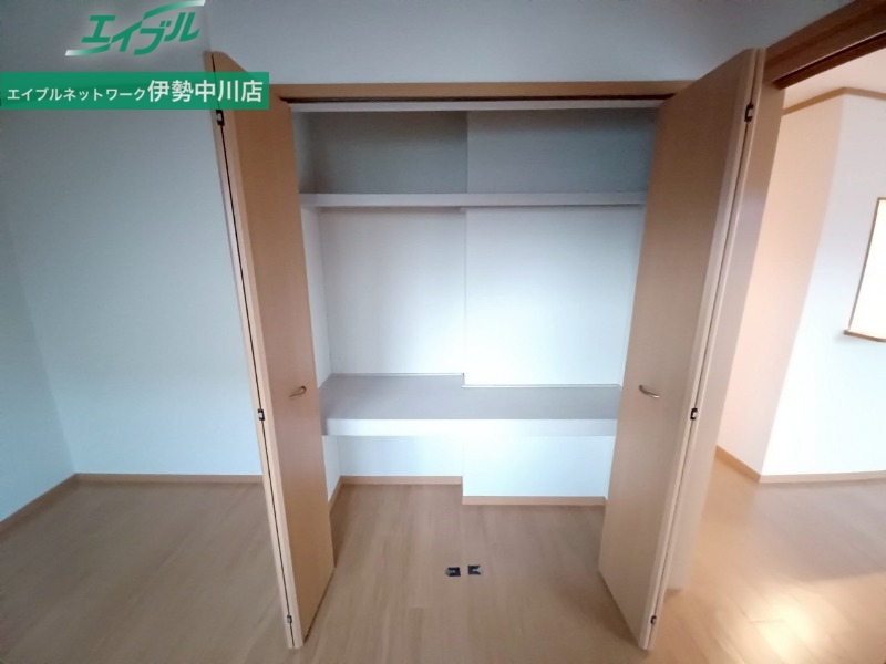 収納　同物件別室反転タイプ画像