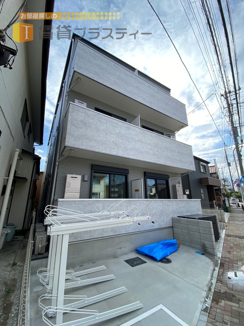 建物外観　開けた道でご帰宅頂けます！