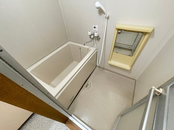バス・シャワールーム　※別部屋の写真です