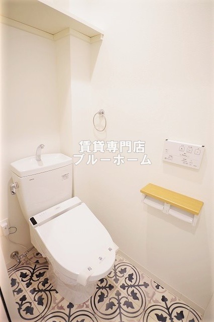 トイレ　オシャレなフローリング！