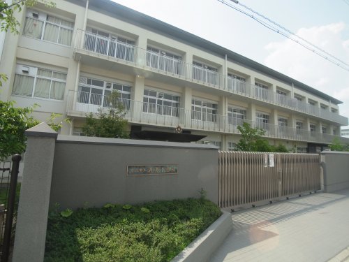小学校　奈良市立済美小学校（小学校）まで538m