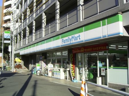 その他　ファミリーマート新宿上落合店（その他）まで227m