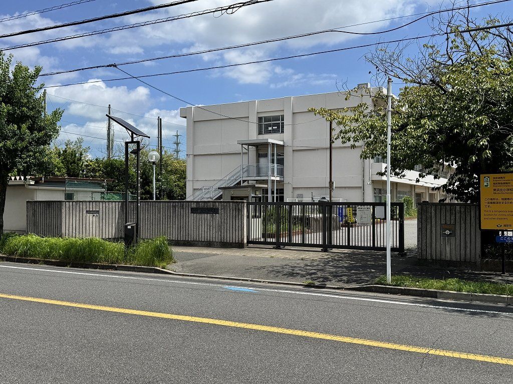 小学校　浦安市立美浜北小学校（小学校）まで170m