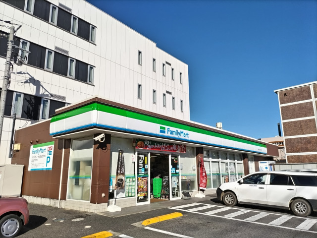 コンビニ　ファミリーマート　千葉祐光三丁目店（コンビニ）まで240m