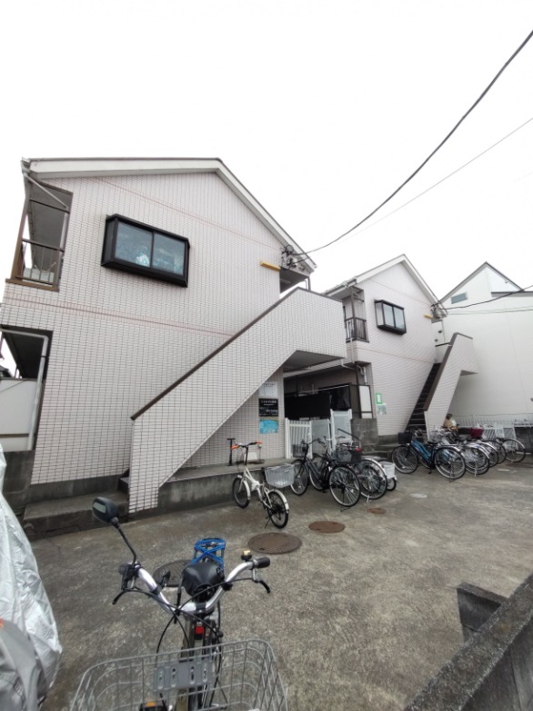 エントランス　駐輪場・自転車のみ