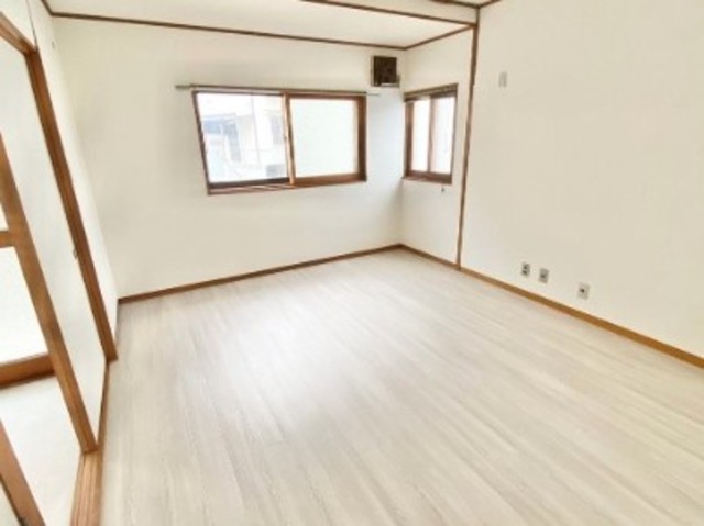 鈴蘭台東町戸建の内装写真
