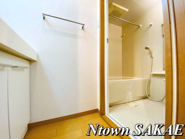 洗面設備　毎日通る玄関はこちらです