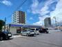 コンビニ　ローソン沖縄比屋根5丁目店（コンビニ）まで850m
