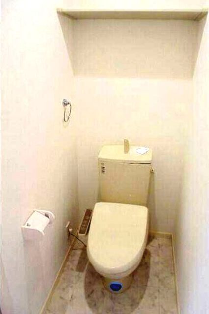 トイレ　温水洗浄便座