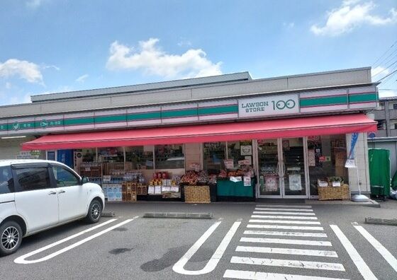 コンビニ　ローソンストア100知多朝倉店（コンビニ）まで500m