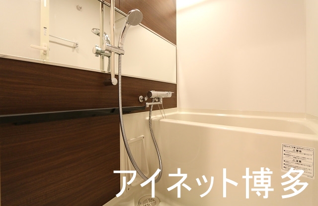 バス・シャワールーム　サーモスタット水栓で温度調節も楽々です