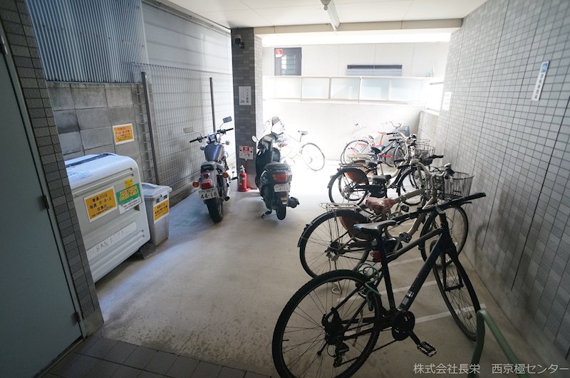 駐車場　屋内駐輪場★