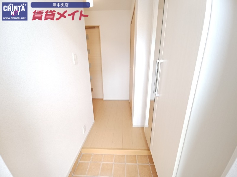 玄関　同型参考写真
