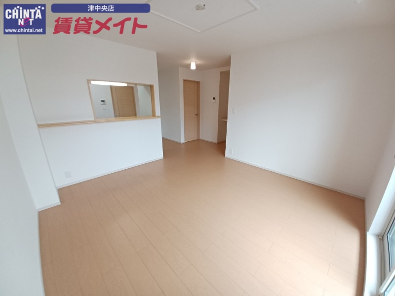居室・リビング　同型参考写真