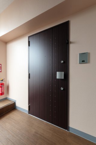 玄関　※写真は同タイプ住戸です。