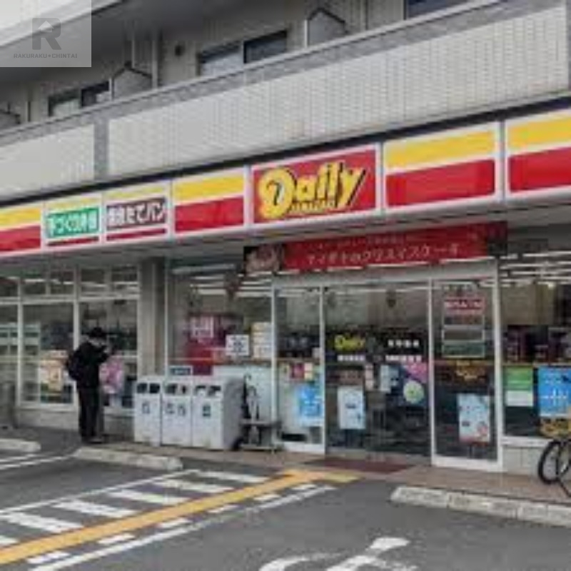 コンビニ　デイリーヤマザキ南巽駅前店（コンビニ）まで574m