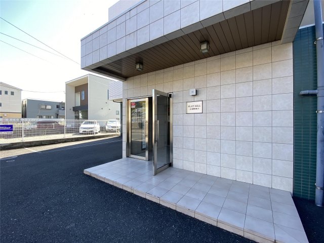 エントランス　オートロック付きで安心の賃貸マンション♪