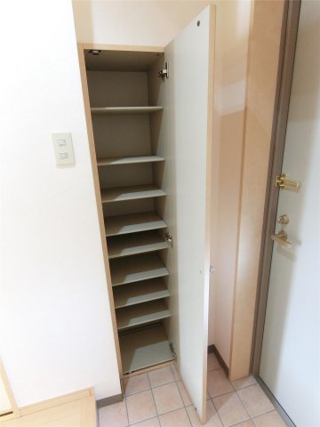 玄関　玄関をすっきりとできるシューズボックス♪（同仕様画像）