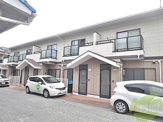 郵便局　摂津郵便局（郵便局）まで631m