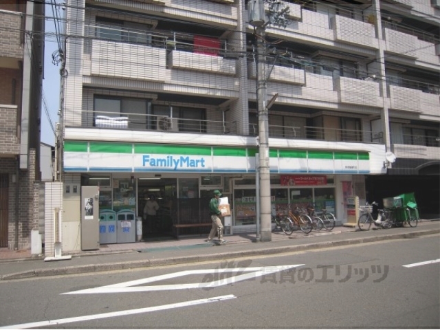コンビニ　ファミリーマート長者亀屋町店（コンビニ）まで300m