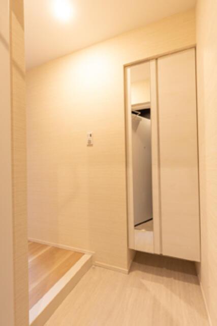 玄関　※写真は同タイプ住戸です。?
