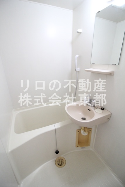 バス・シャワールーム　バストイレ別なので毎日快適♪