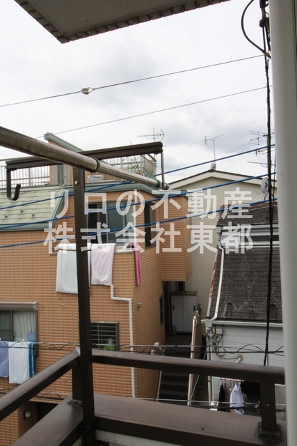 バルコニー　お天気のいい日は洗濯物も気持ちよく干せますね！