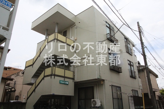 建物外観　周辺は閑静な住宅街ですので落ち着いた住環境です！